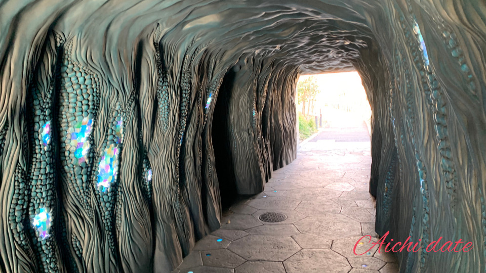 ジブリパーク　青春の丘　不思議なトンネル　月島雫　洞窟