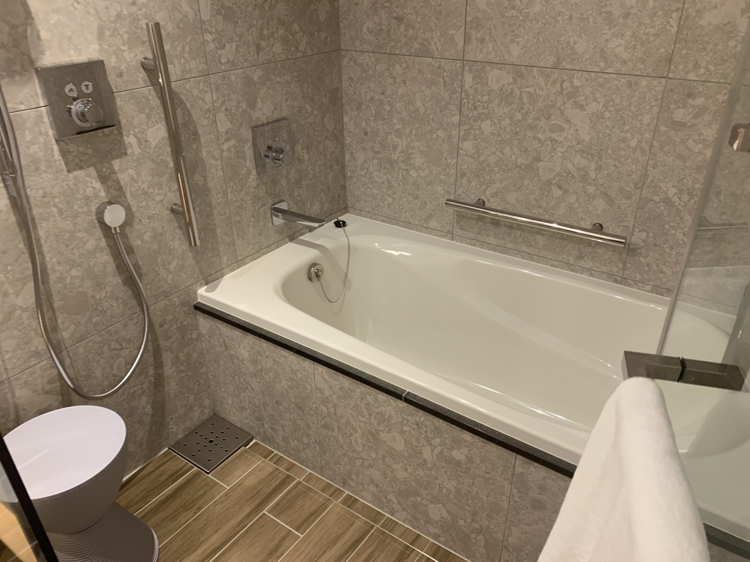 ホテルインディゴ犬山　客室　お風呂　洗い場付き浴室