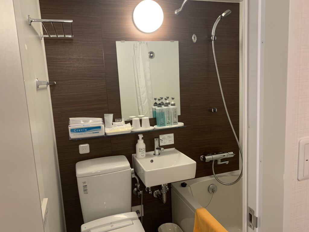 伊良湖オーシャンビューホテル　客室　トイレ　ユニットバス　洗面台