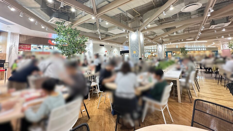 ららぽーと安城 フードコート 20時半 混みすぎ 混雑