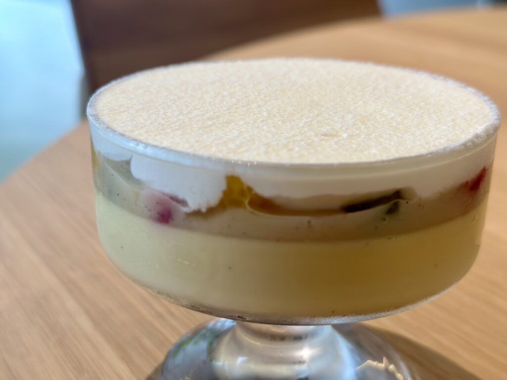 中日ビル ブルーボトルコーヒー名古屋栄カフェ プリンアラモードオリジナル 寄った写真
